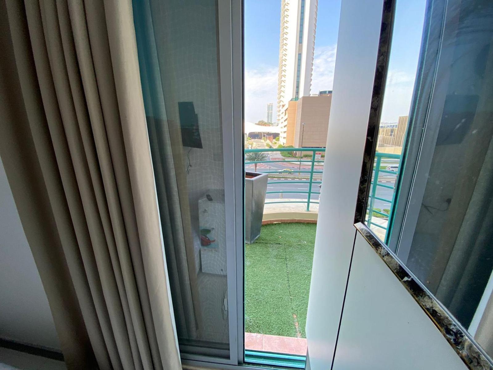 Nice Single Rooms For "Girls" Only In Dubai, Marina Εξωτερικό φωτογραφία