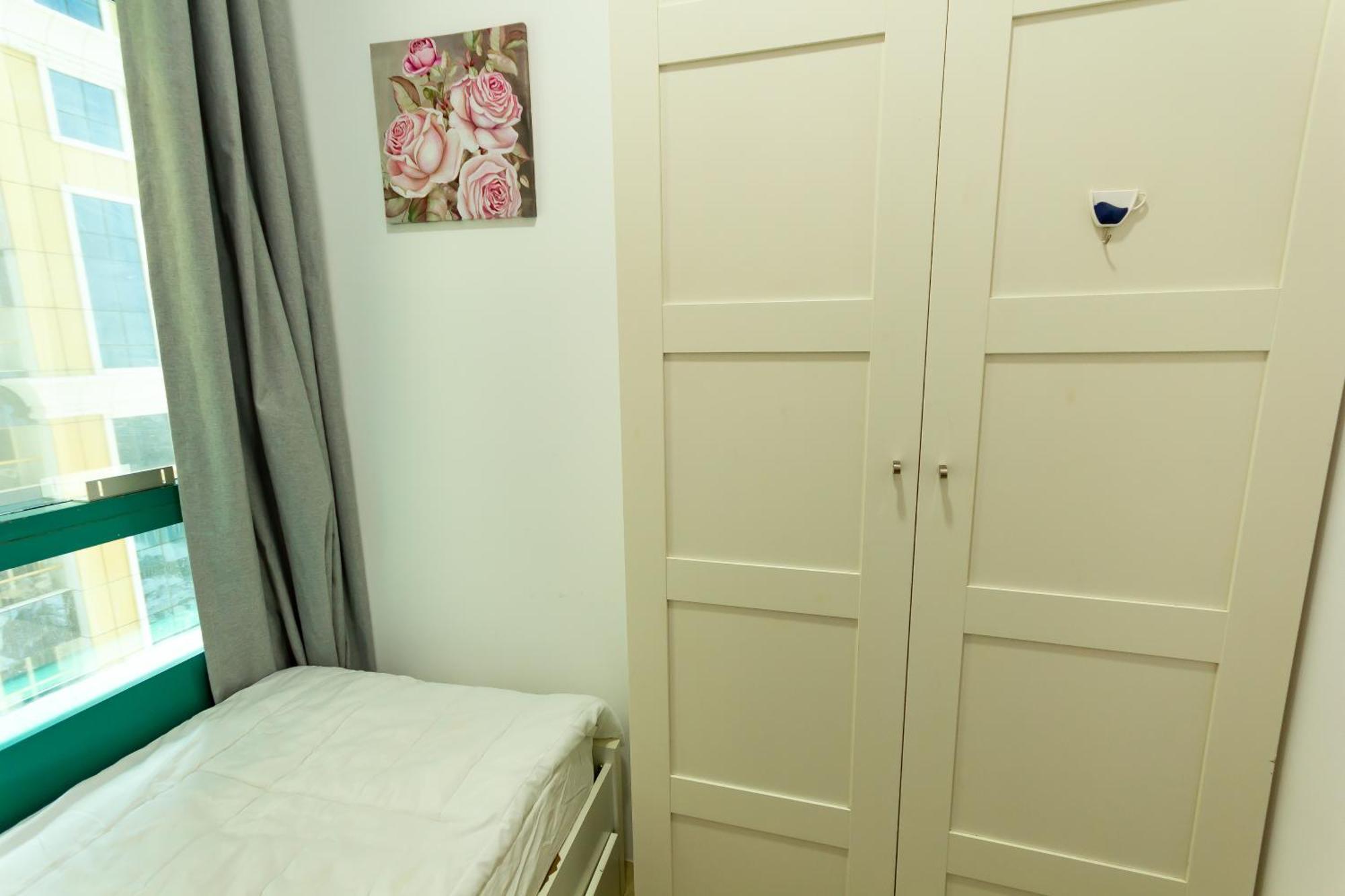 Nice Single Rooms For "Girls" Only In Dubai, Marina Εξωτερικό φωτογραφία