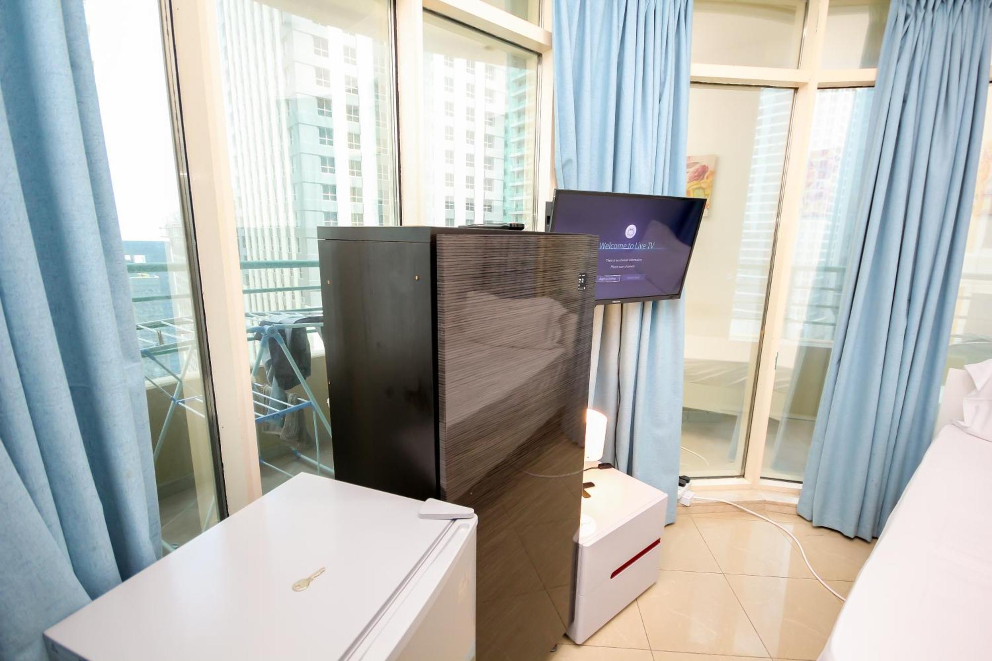Nice Single Rooms For "Girls" Only In Dubai, Marina Εξωτερικό φωτογραφία