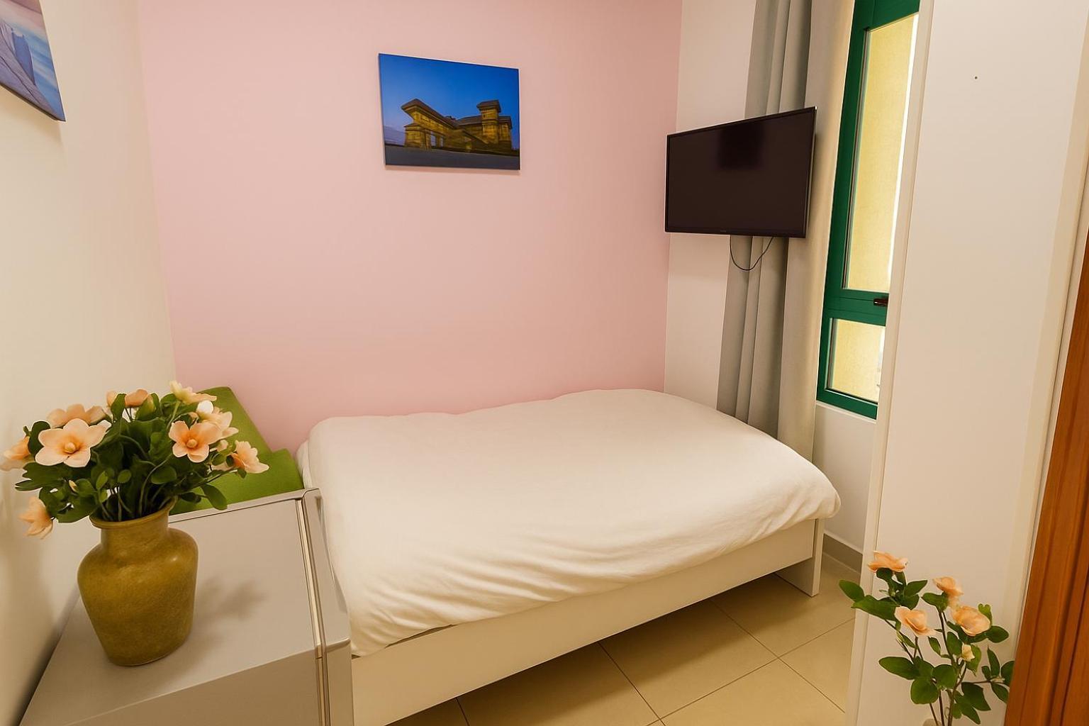 Nice Single Rooms For "Girls" Only In Dubai, Marina Εξωτερικό φωτογραφία