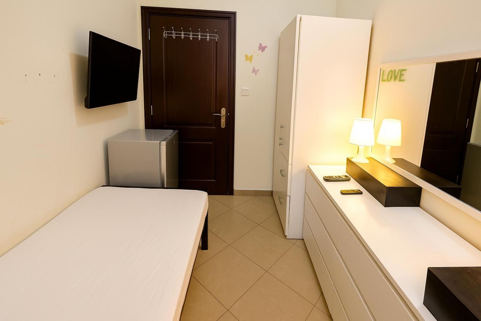 Nice Single Rooms For "Girls" Only In Dubai, Marina Εξωτερικό φωτογραφία